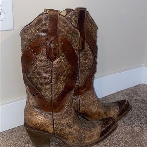 Women's Cognac Snip Toe Cowgirl Boots